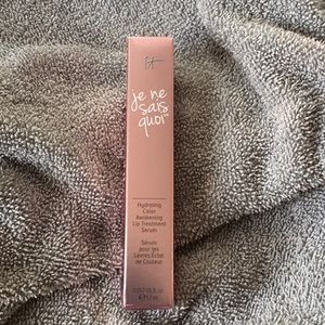 IT cosmetics JeNeSaisQuoi lip treatment